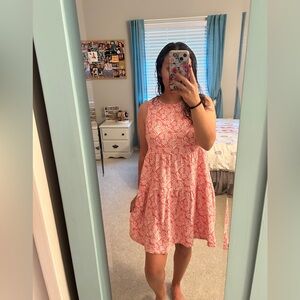 Sleeveless Pink and White Patterned Dress